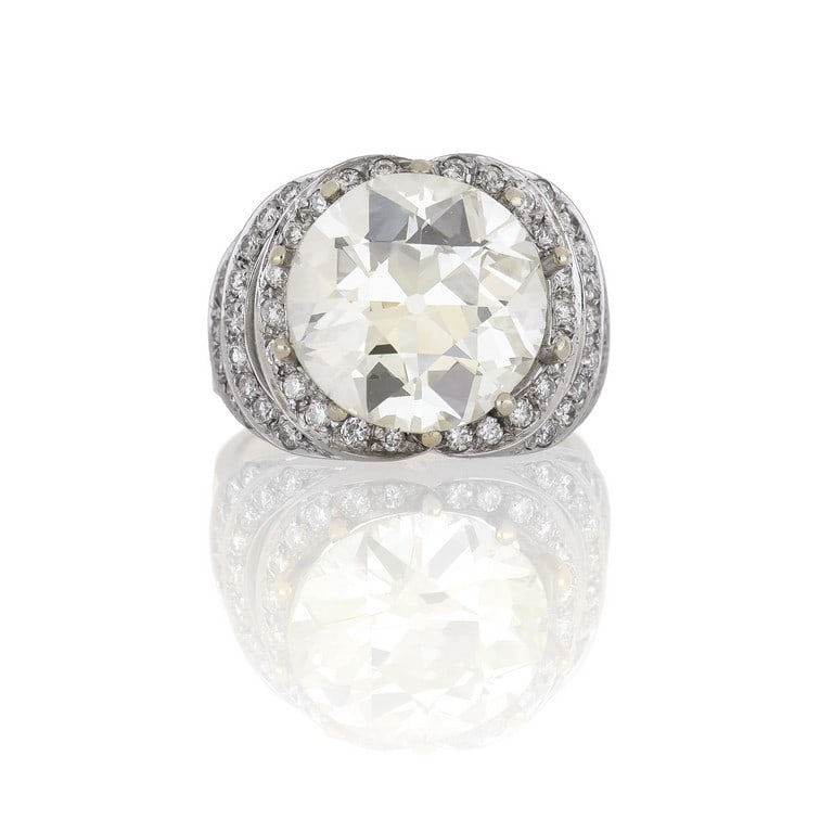 Importante anello in oro giallo e bianco con (1 of 7)