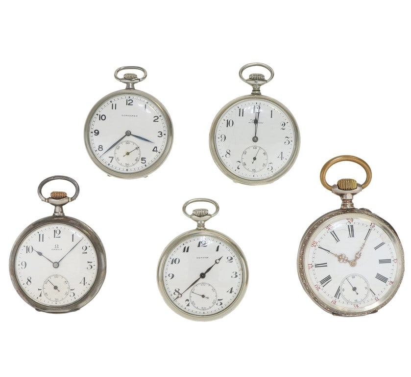 SCATOLA MAGICA composta da 5 orologi da tasca di: SCATOLA MAGICA composta da 5 orologi da tasca di varie marche e modelli. Non si conosce lo stato di conservazione e di funzionalità.