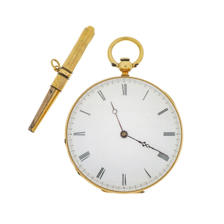 MOYNIER - Orologio da tasca in oro giallo a: MOYNIER - Orologio da tasca in oro giallo a doppia cassa, animato da movimento con carica a chiavetta, inciso al retro e nella seconda cassa, quadrante bianco in smalto con numeri romani. Diametro 4 c