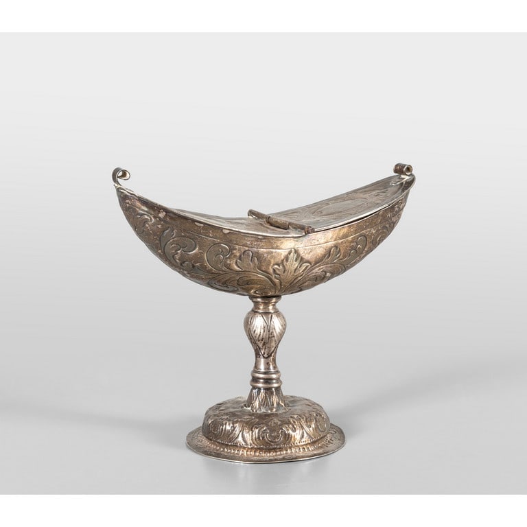 Navicella in argento, fine sec.XVII gr.248 (1 of 2)