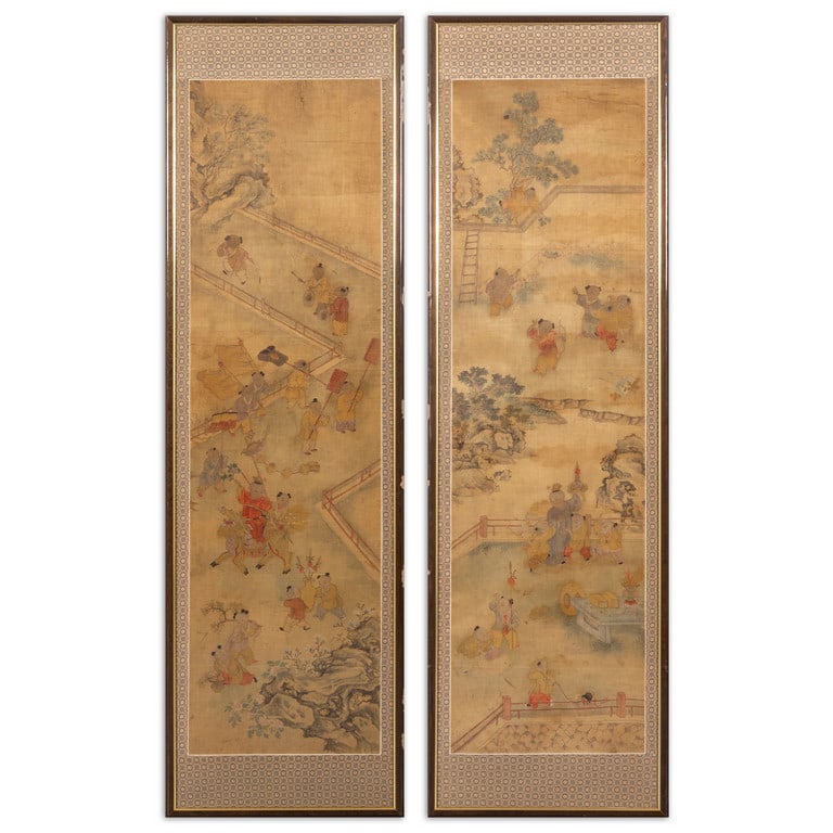 Coppia di pannelli su seta raffiguranti scene di (1 of 3)