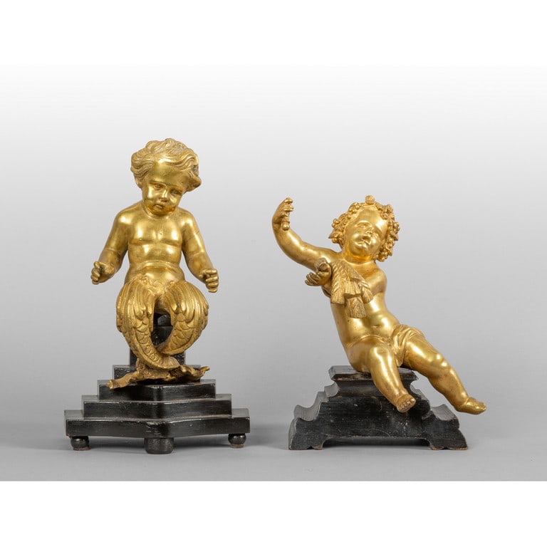 Due angeli in bronzo dorato montati su base in (1 of 2)