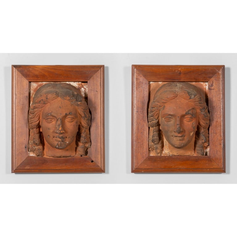 Coppia di teste femminili in terracotta, (1 of 1)