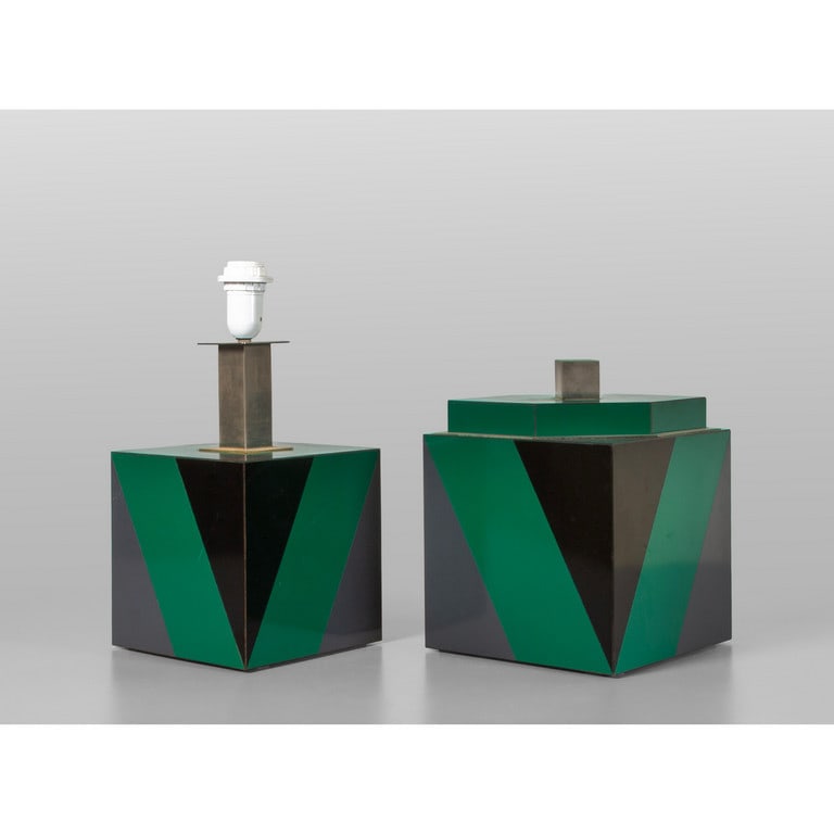 Lampada e scatola in nichel laminato, anni: Lampada e scatola in nichel laminato, anni '70 h.cm.30 e cm.40