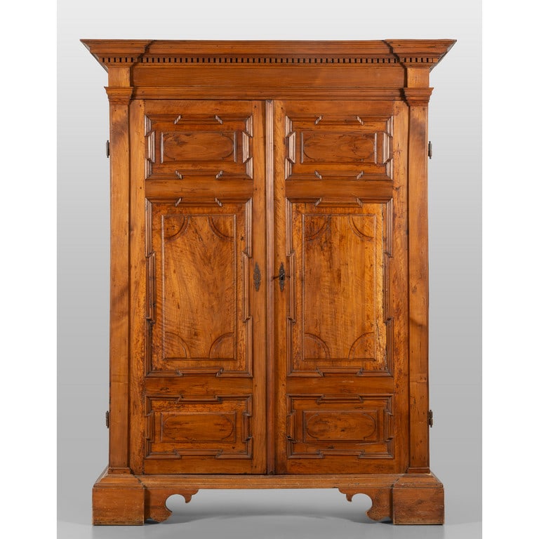 Armadio Luigi XIV in noce a due sportelli (1 of 2)