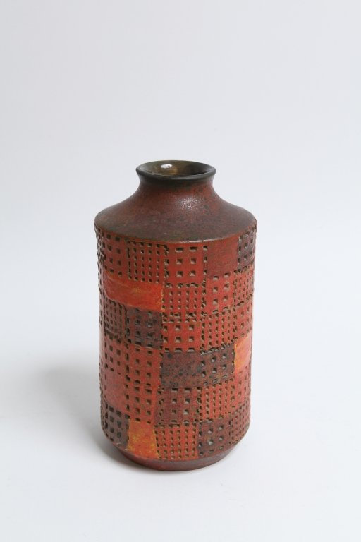 ALDO LONDI Un vaso in ceramica, anni '60. : ALDO LONDI Un vaso in ceramica, anni '60. Marcato "V 415/24…Italy” Altezza cm 24,5.