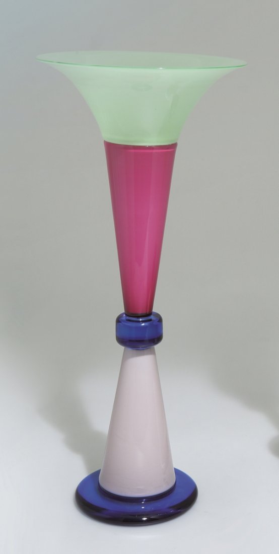 ETTORE SOTTSASS Un vaso ¿Pasifila¿, : ETTORE SOTTSASS Un vaso ¿Pasifila¿, esecuzione FRATELLI TOSO per MEMPHIS, 1986. Vetro soffiato policromo. Altezza cm 50. Letteratura: Marino Barovier, Bruno Bishofberger, Milco Carboni, Sottsass Gla