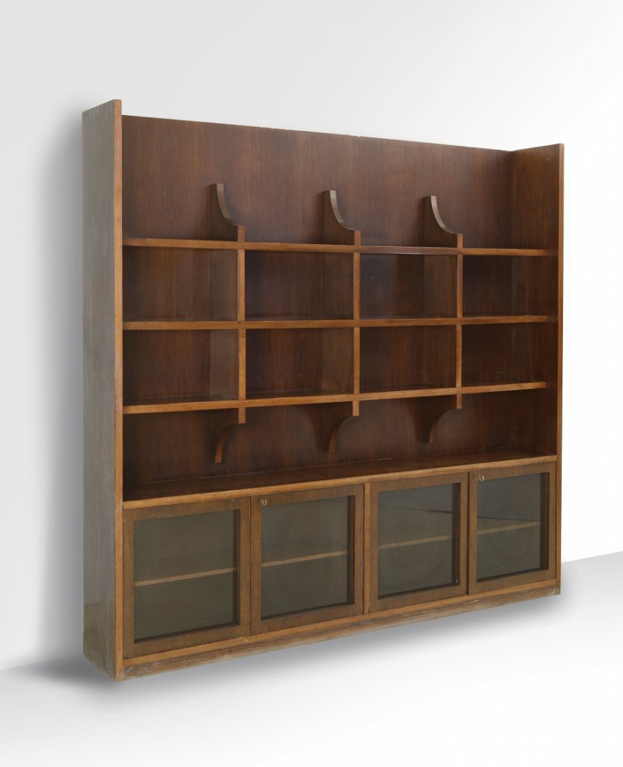 ICO PARISI Una libreria per Casa R, Como, : ICO PARISI Una libreria per Casa R, Como, 1959. Impiallacciatura di legno di noce, rete metallica, vetri scorrevoli. Cm 266 (h) x 282 x 41. Certificato di autenticità di Roberta Lietti. A bookcase fo