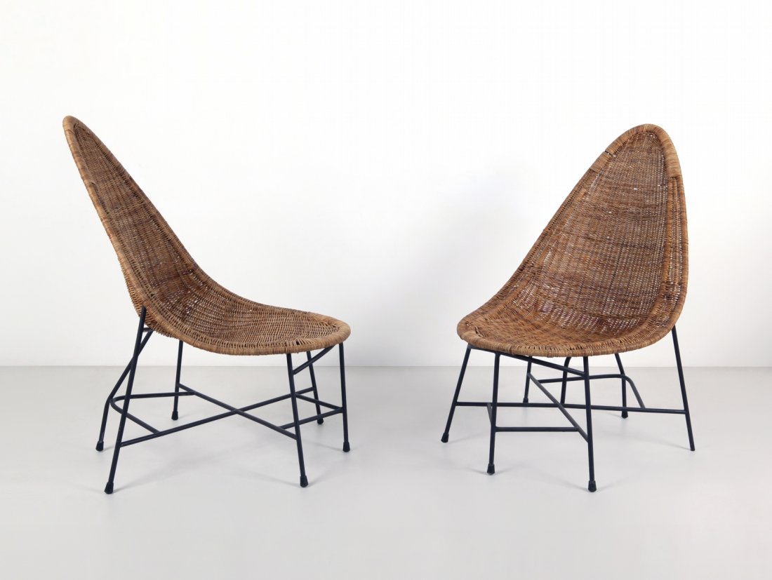 ICO E LUISA PARISI Due poltrone per Studio: ICO E LUISA PARISI Due poltrone per Studio La Ruota, circa 1955. Tondino di ferro verniciato, midollino. Altezza cm 108, larghezza 68, profondità 80. Two armchairs for Studio La Ruota, circa 1955. Va
