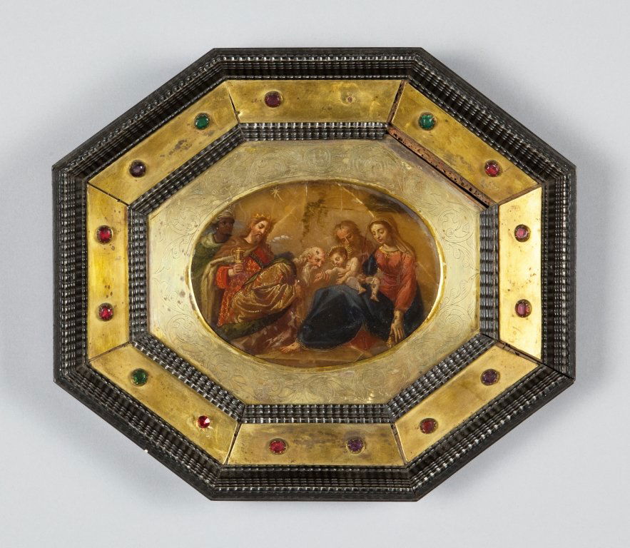 "L'Adorazione dei Magi" olio su onice di forma: "L'Adorazione dei Magi" olio su onice di forma ovale (cm.16x12), cornice ottagonale in legno ebanizzato arricchita da placche in rame e pietre colorate, sec.XIX cm.tot. 33x29