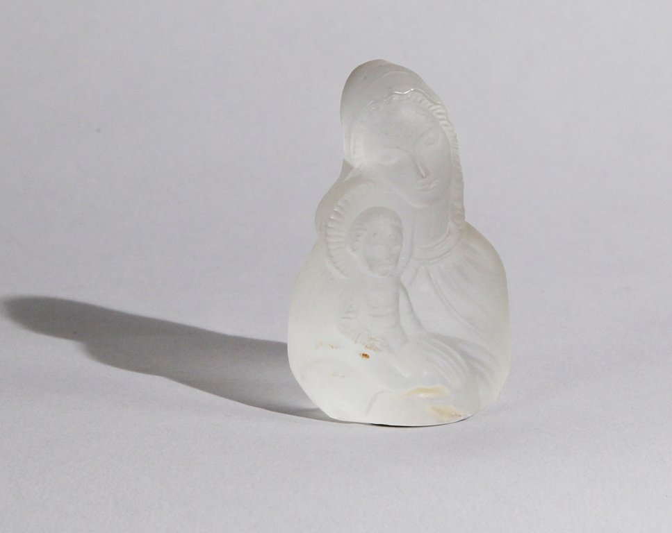 Madonnina in cristallo satinato h.cm.6: Madonnina in cristallo satinato h.cm.6