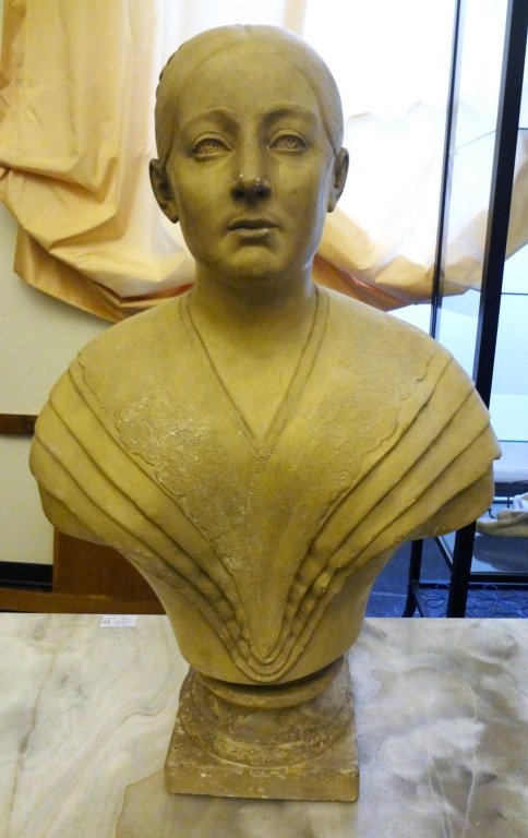 Busto di donna in gesso fine sec.XIX h.cm.72: Busto di donna in gesso fine sec.XIX h.cm.72