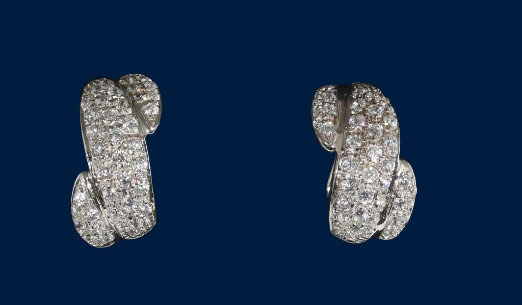 Orecchini in oro bianco con pavé in zirconi: Orecchini in oro bianco con pavé in zirconi
