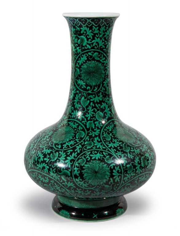Vaso famiglia Nera Verde, marcata "Qian: Vaso famiglia Nera Verde, marcata "Qian Long" h cm 31,5