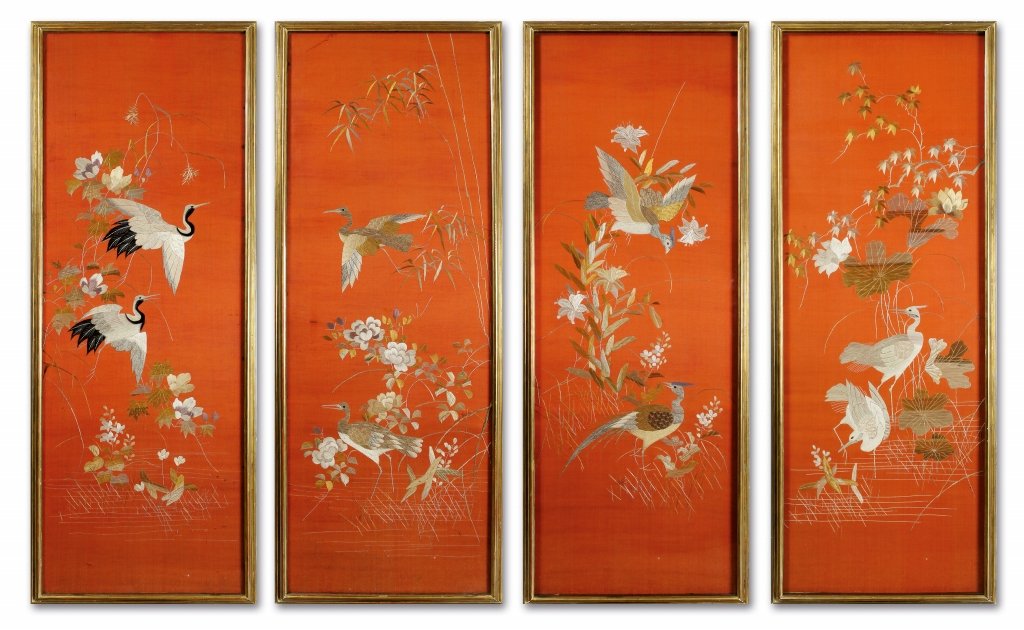 Quattro pannelli in seta ricamata con uccelli,: Quattro pannelli in seta ricamata con uccelli, Cina fine sec.XIX cm 135x46