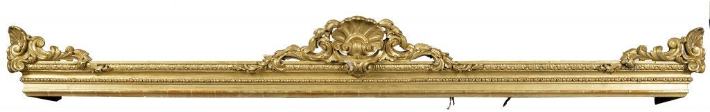 Cinque mantovane in legno intagliato e dorato: Cinque mantovane in legno intagliato e dorato inizi sec.XIX l.cm.230