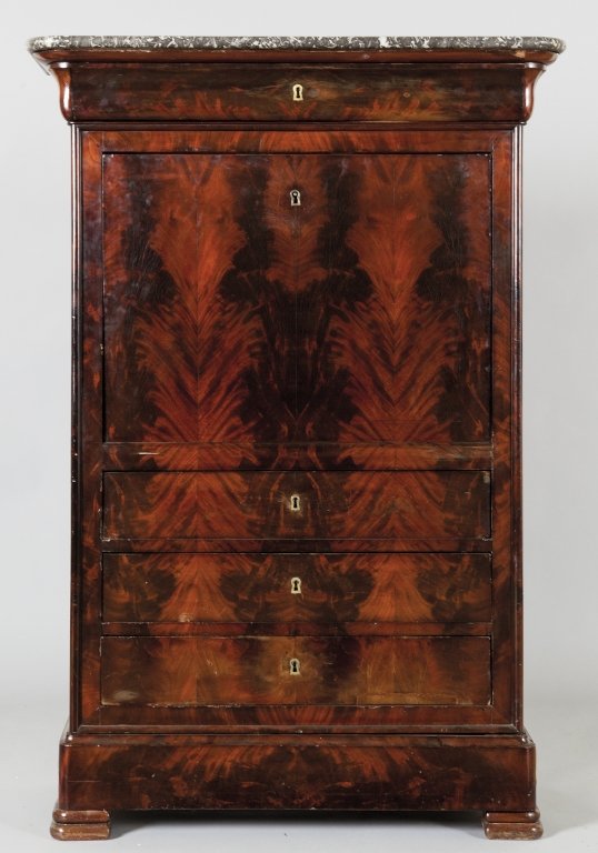 Secretaire Carlo X in mogano, ribalta e cassetto: Secretaire Carlo X in mogano, ribalta e cassetto superiore, interno in acero, Francia sec.XIX cm. 84x42 h. 149