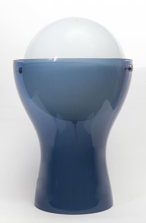 CARLO NASON Una lampada da tavolo "LT216": CARLO NASON Una lampada da tavolo "LT216" per MAZZEGA, 1968. Vetro soffiato. Altezza cm 52, diametro cm 32. Letteratura: Paola Palma, Carlo Vannicola, Italian light 1960-1980 Cento lampade della colle