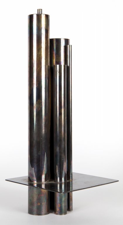 CHRISTOFLE Un polivaso, anni Â’50. Metallo: CHRISTOFLE Un polivaso, anni Â’50. Metallo argentato. Marcato Â“Christofle FranceÂ” Altezza cm 34.