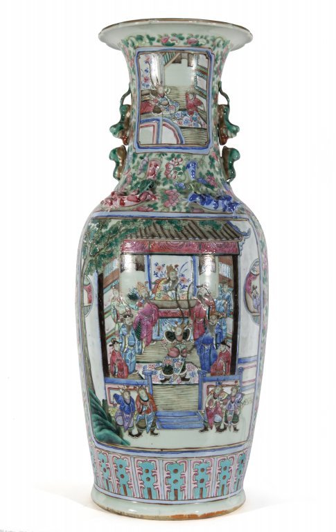 Vaso Famiglia Rosa in porcellana policroma con: Vaso Famiglia Rosa in porcellana policroma con scena di corte Cina sec.XIX h cm 62 (piccola rottura nel collo)