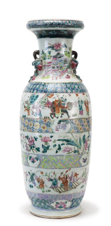 Vaso in porcellana Famiglia Rosa con scene di: Vaso in porcellana Famiglia Rosa con scene di giochi di bimbi e prese a forma di melograno, Cina sec.XIX h cm 59,5