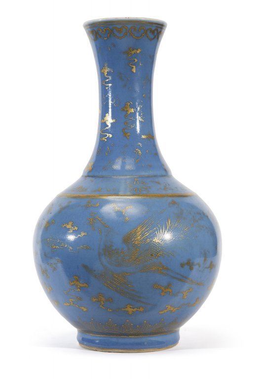 Vaso "Shang-Ping" in porcellana a fondo celeste e: Vaso "Shang-Ping" in porcellana a fondo celeste e decori in oro con dragone e fenice, marca imperatore "Kang-Xi",Cina sec.XIX h cm 39,2