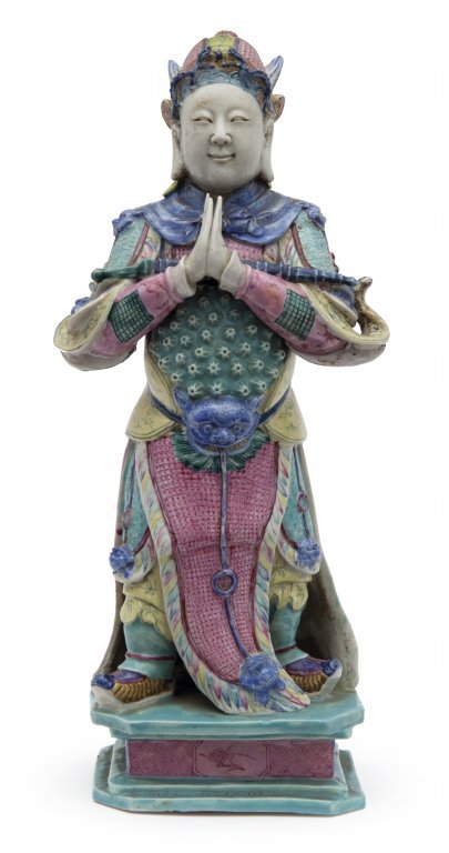 Scultura di "Wei-Tuo" in porcellana: Scultura di "Wei-Tuo" in porcellana policroma Manifattura della Repubblica h cm 32 inizi sec.XX