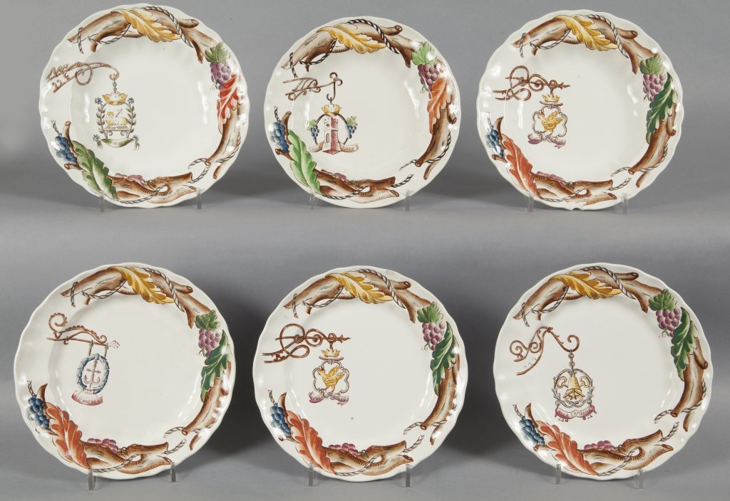 Dodici piatti in ceramica manifattura Richard: Dodici piatti in ceramica manifattura Richard Milano, inizi sec.XX diam.cm.25