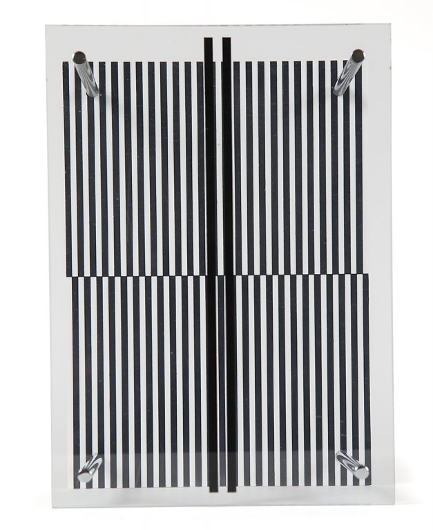JESUS RAPHAEL SOTO (1923-2005) Museo: JESUS RAPHAEL SOTO (1923-2005) Museo moltiplicato. Permutation 1955-1978 plexiglass inciso cm 21x15x9 esemplare 83/120 firmato e numerato sul retro Plura edizioni Museo moltiplicato. Permutation 1955-