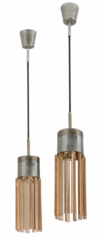 STILNOVO Due lampade a sospensione "1327",: STILNOVO Due lampade a sospensione "1327", CIRCA 1965. Ottone cromato, cristallo colorato molato. Una con etichetta originale Stilnovo. Altezza cm 28. A pair of "1327" hangig lamps, circa 1965. Chrome