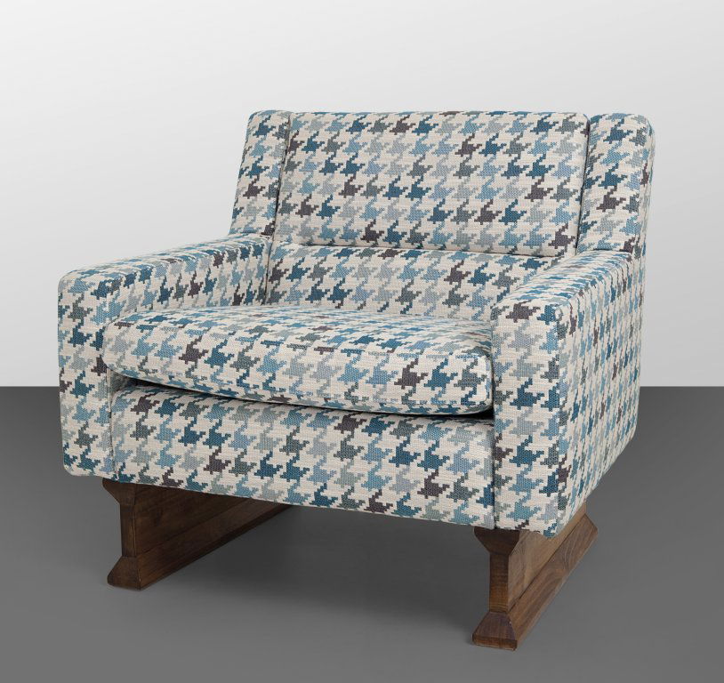 FRANCO ALBINI Una poltrona Â“PL 34Â” per POGGI,: FRANCO ALBINI Una poltrona Â“PL 34Â” per POGGI, 1962. Struttura e basamento in legno, imbottitura rivestita in tessuto. Altezza cm 76, larghezza 84, profonditÃ 76. A Â“PL 34Â” armchair