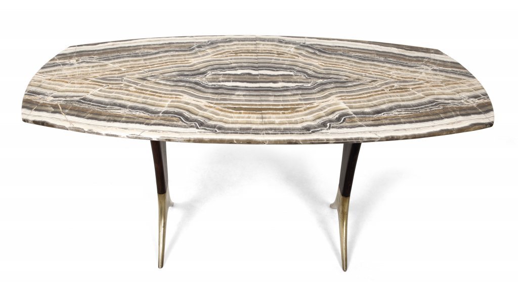 GUGLIELMO ULRICH Un tavolino, anni "40.: GUGLIELMO ULRICH Un tavolino, anni "40. Ottone, legno tinto all"anilina, onice. Cm 50 (h) x 100 x 50. A coffee table, 1940"s. Brass, dyed wood, and onyx top. 19.7 (h) x 39.4 x 19.7 inches. Letteratura