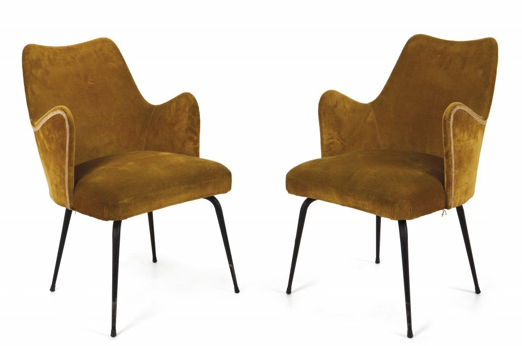 DUE POLTRONCINE, anni Â’50. Gambe in ferro: DUE POLTRONCINE, anni Â’50. Gambe in ferro verniciato, struttura in legno, imbottiture rivestite in velluto. Altezza cm 77, larghezza 49, profonditÃ 50.