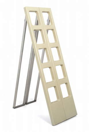 L O Design Una Scala Pieghevole Scaleo Per May 05 17 Aste Di Antiquariato Boetto In Italy