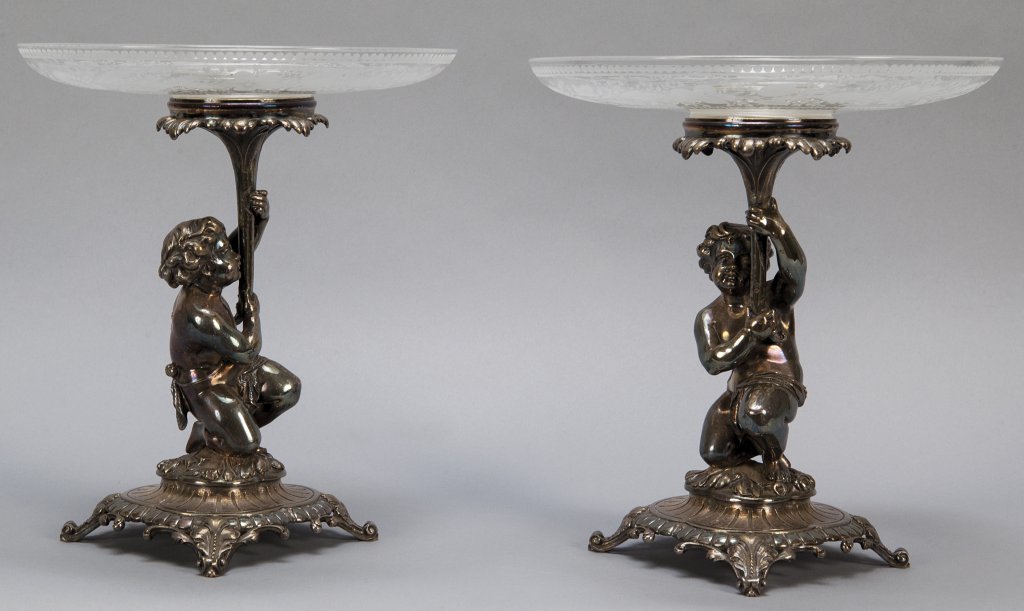 Coppia di alzatine in metallo argentato a forma (1 of 1)