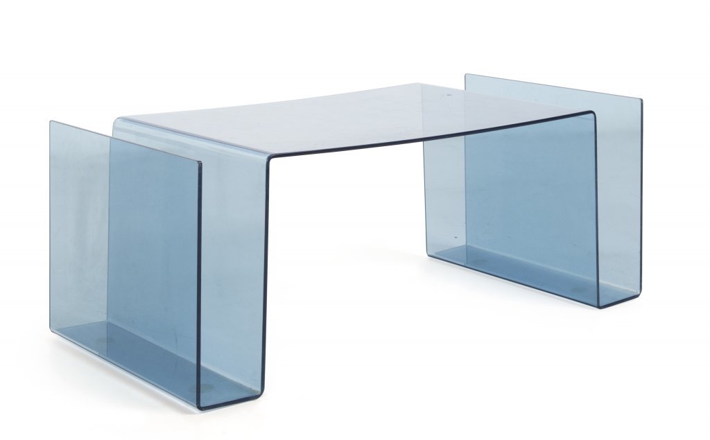 SUPERSTUDIO Un tavolino per POLTRONOVA,: SUPERSTUDIO Un tavolino per POLTRONOVA, 1968 Metacrilato piegato. Cm 32 (h) x 82 x 41. Letteratura: Domus 463 (giugno 1968), p. 53.