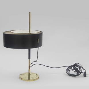 ANGELO OSTUNI, RENATO FORTI  Una lampada da: ANGELO OSTUNI, RENATO FORTI Una lampada da tavolo '243' per O-LUCE, 1953. Ottone, alluminio laccato. Altezza cm 47, diametro cm 28. A table lamp, '243' model, manufactured by O-LUCE, 1953. Brass and l