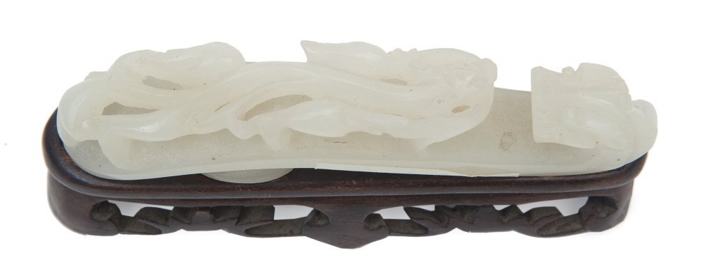 Fibbia in giada bianca intagliata a motivo di (1 of 1)