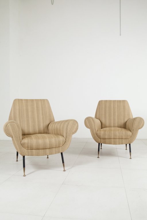 DUE POLTRONE, anni '60.  Gambe in ferro (1 of 1)