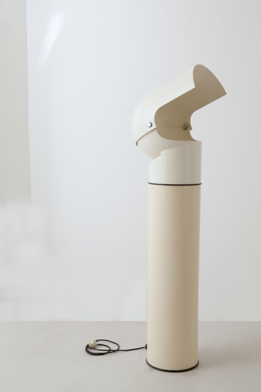 GAE AULENTI  Una lampada da terra "Pileo" per (1 of 1)