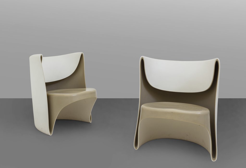 RON ARAD Due poltroncine "Nino Rota" per: RON ARAD Due poltroncine "Nino Rota" per CAPPELLINI, 2002. Polietilene verniciato. Marcate "Nino Rota by Ron Arad for Cappellini". Altezza cm 72, larghezza 64, profonditÃ 66. A pair of "Nino Rota"