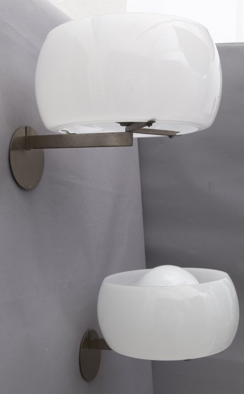 VICO MAGISTRETTI Due lampade a parete "Clinio" (1 of 1)