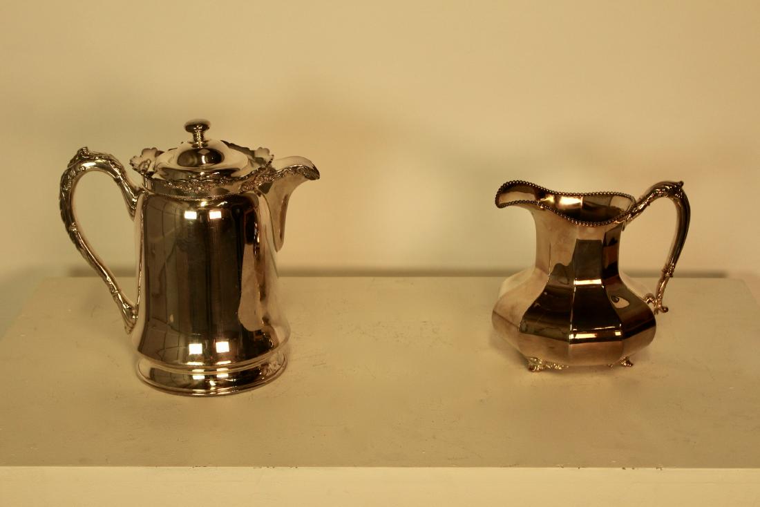 Two Reed & Barton Silver Plate Water Jugs (1 of 6)