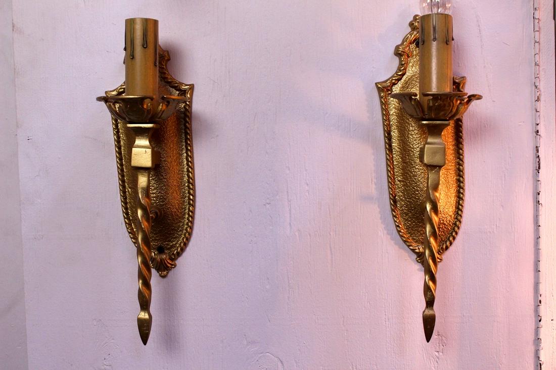 Pair of Colonial Style Wall Sconce (1 of 9)