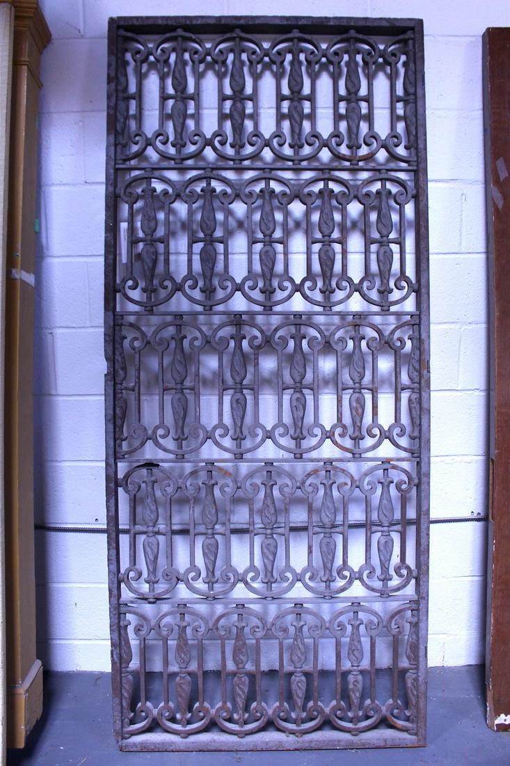 C.1916 Wrought Iron Large Decorative Grate (1 of 12)