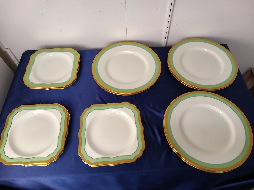 England Royal Doulton Dinner Plates Mint Green with Gold Rim: England Royal Doulton. 6 dinner plates, 6 side plates, mint green with gold rim.