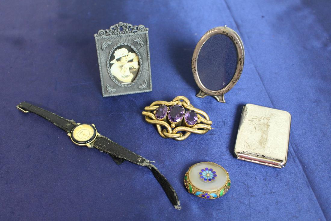 Assortment of Vintage Collectible and Jewelry (1 of 7)