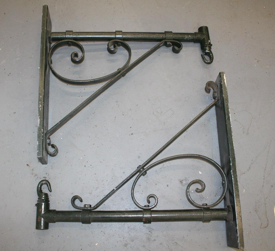 Victorian Cast Iron Swivel Lantern Brackets (1 of 11)