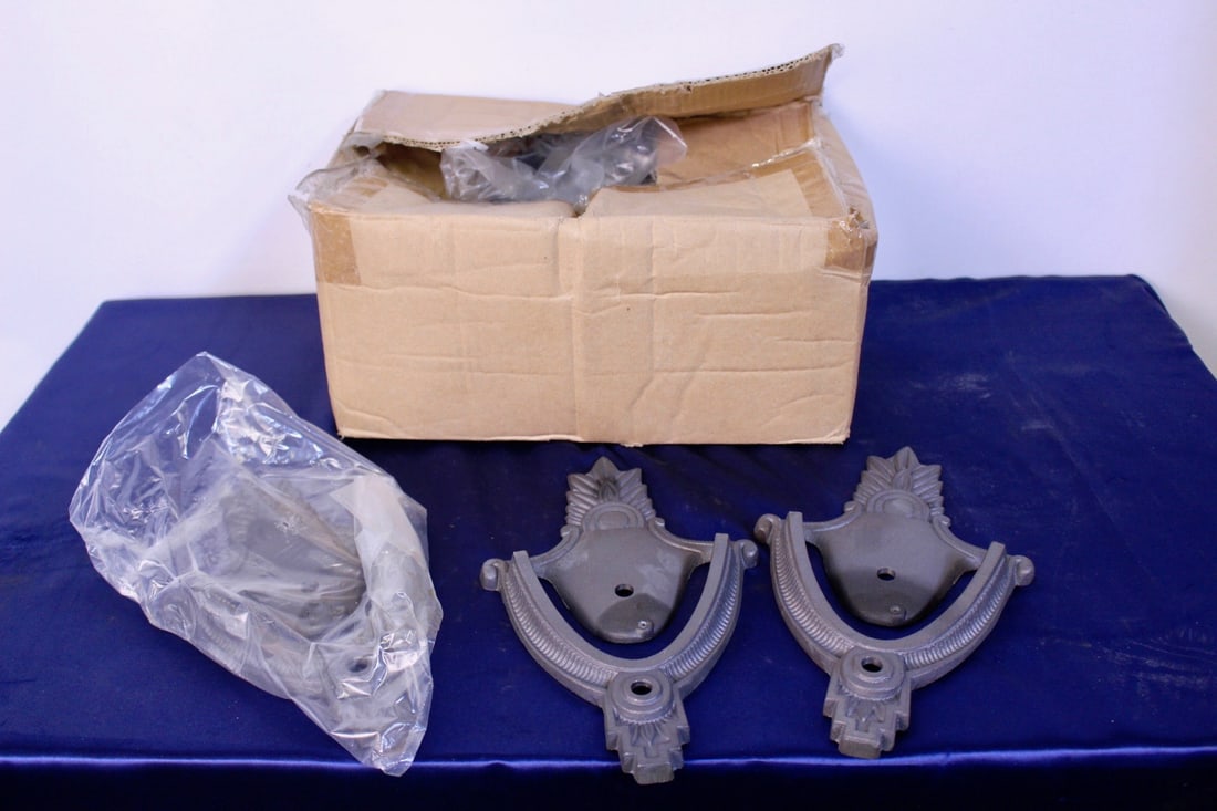 Box of 20 Art Deco Cast Iron Wall Sconces (1 of 5)