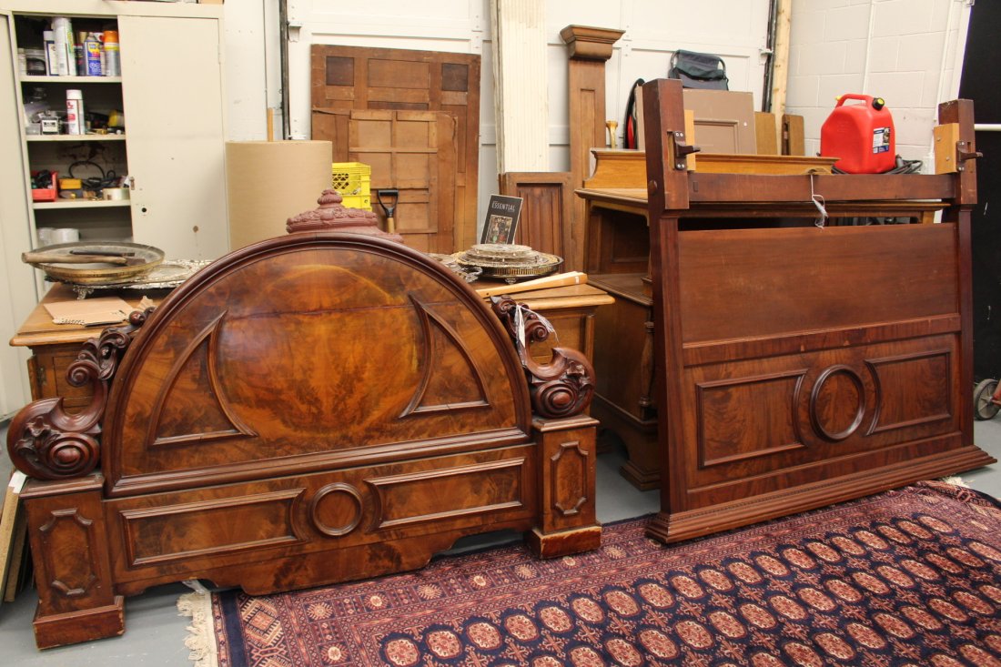 Antique High Quality Carved Wood Bedframe and Headboard (1 of 14)